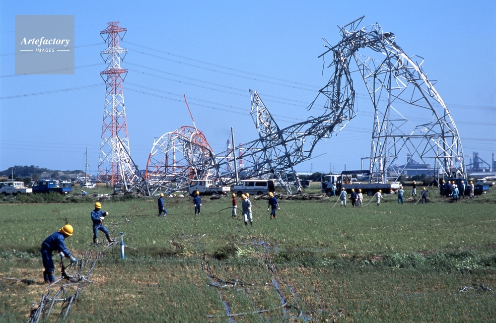 10／1台風21号で倒れた送電鉄塔
