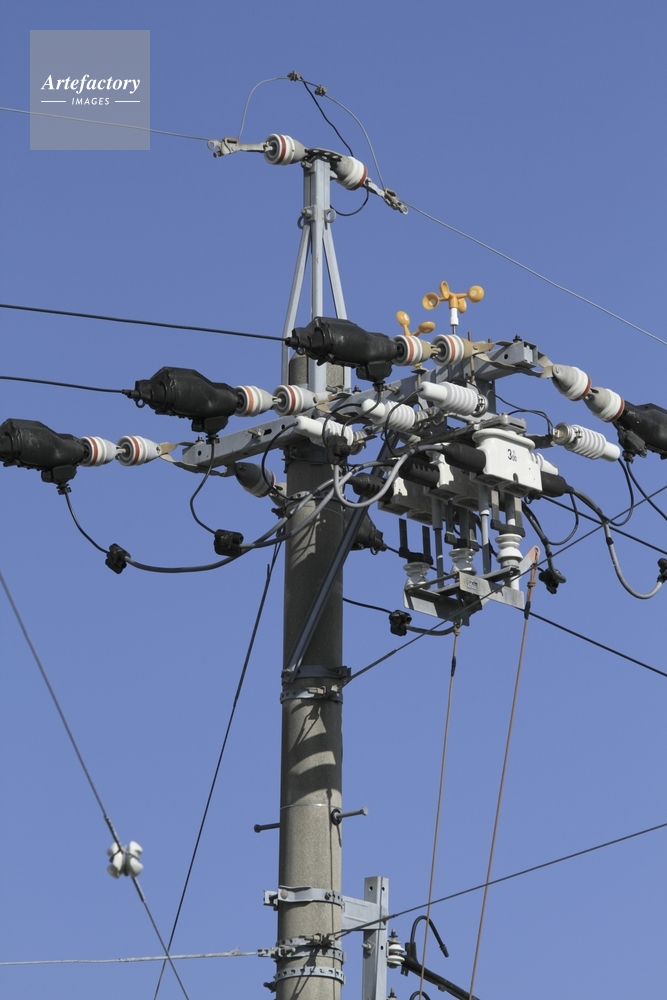 電柱のカラス除けの風車