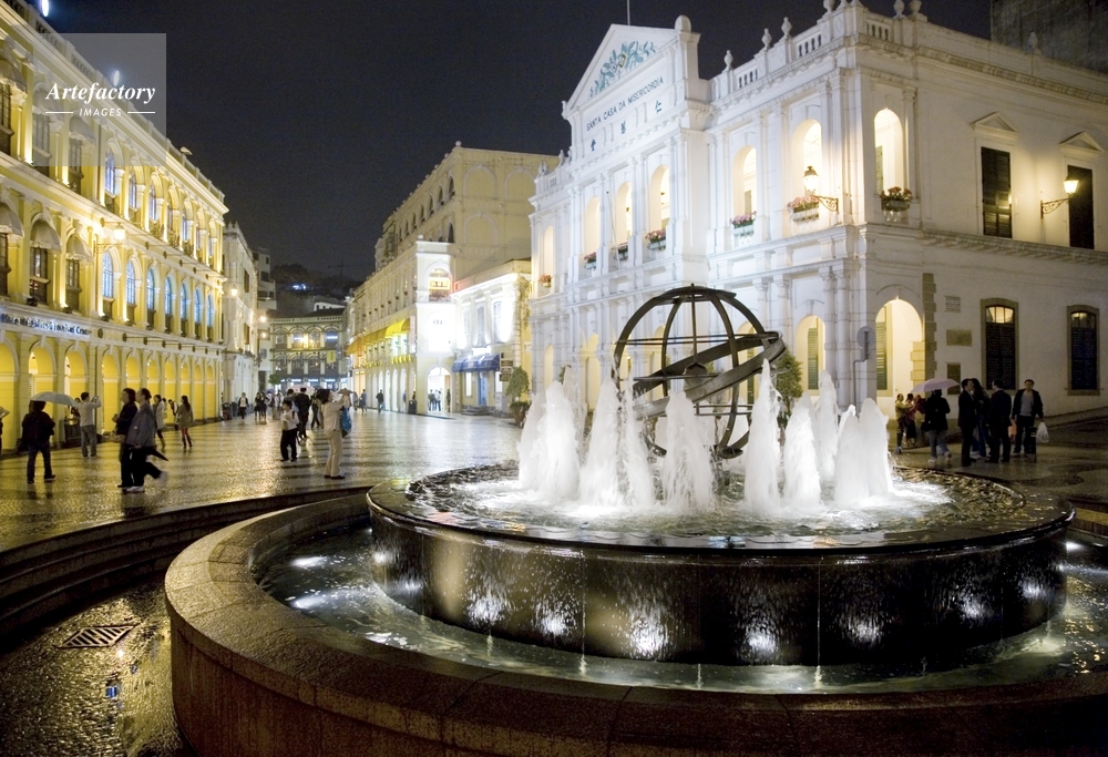 夜のセナド広場