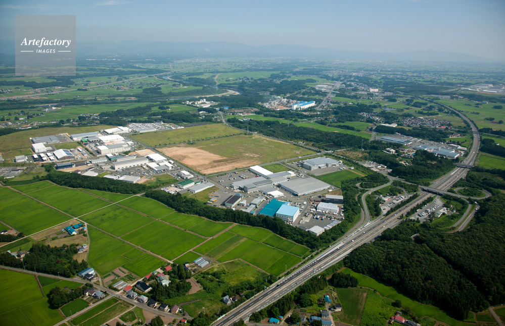 北上南部工業団地と東北自動車道(北上金ヶ崎IC)