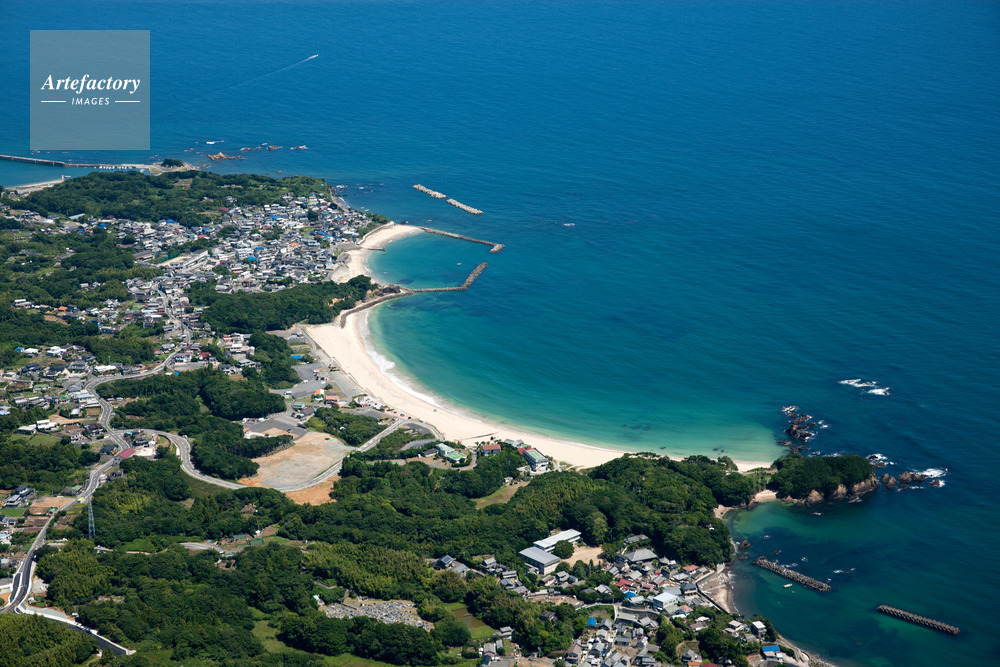 阿児町志島の海岸線より城ノ崎方面