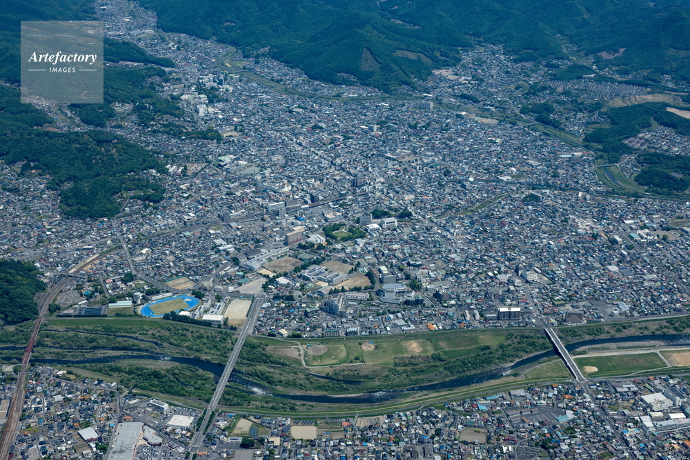 桐生駅と桐生の街並み