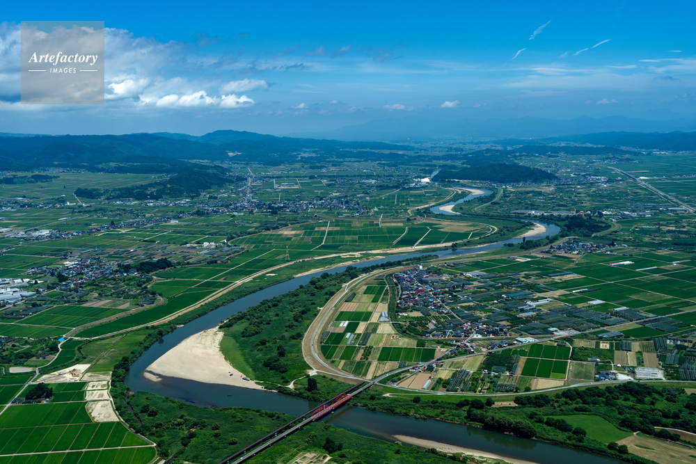 最上川(西山郡川北町より尾花沢方面)と山形盆地