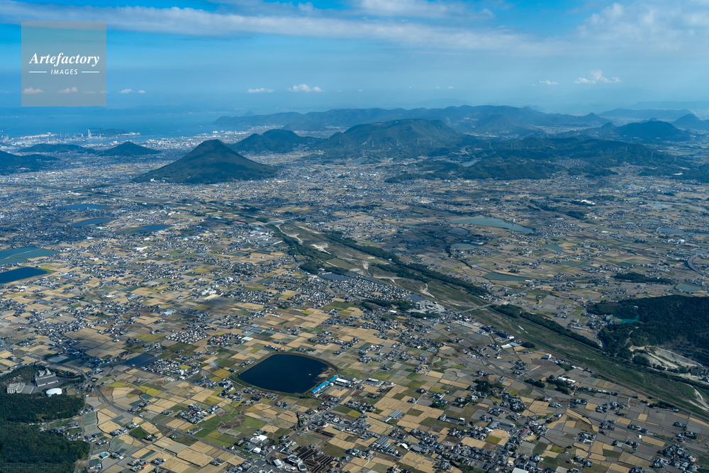讃岐平野より飯野山(讃岐富士)方面