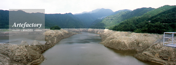 早明浦ダム（貯水率0.2％）2005年8月・高知県大川村