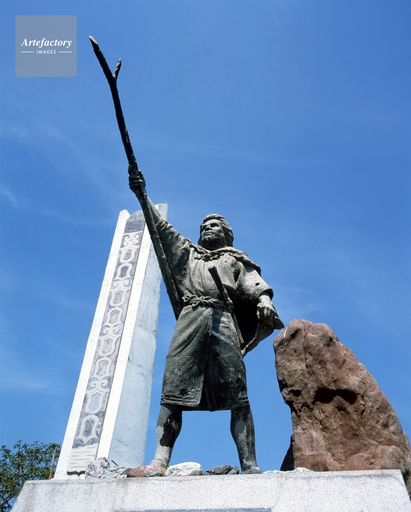 シャクシャイン 銅像