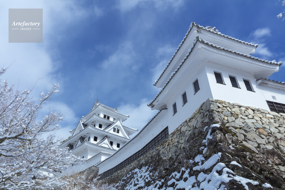 雪景色の郡上八幡城