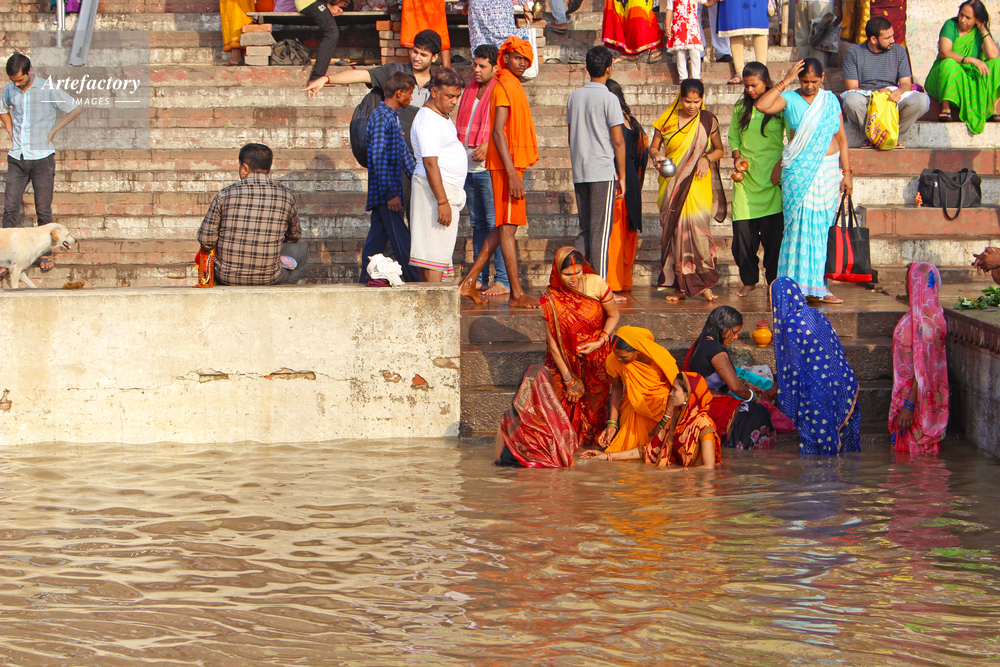 朝のガンジス川 沐浴